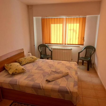 Apartament 3 Camere Etaj 6 Strada Rozelor 曼加利亚 外观 照片